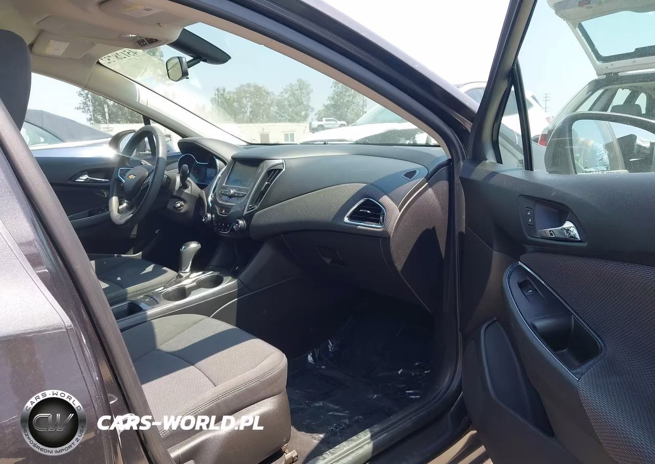 2017 Chevrolet Cruze Lt Auto VIN:1G1BE5SM8H7181173 - 5