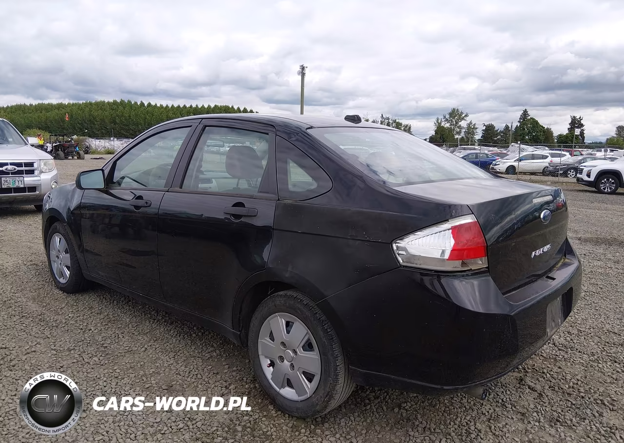 2010 Ford Focus S VIN:1FAHP3EN2AW135439 - 3