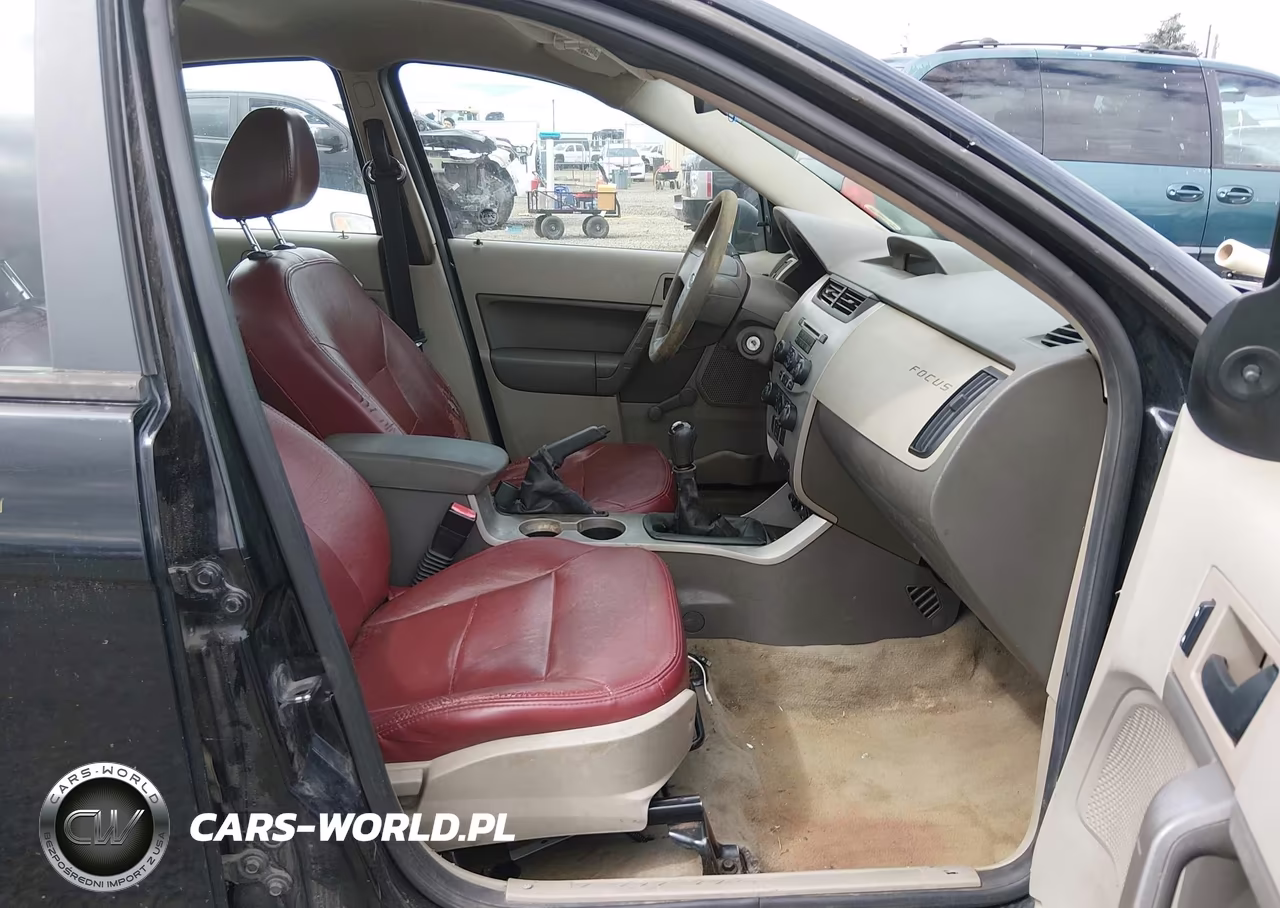 2010 Ford Focus S VIN:1FAHP3EN2AW135439 - 5