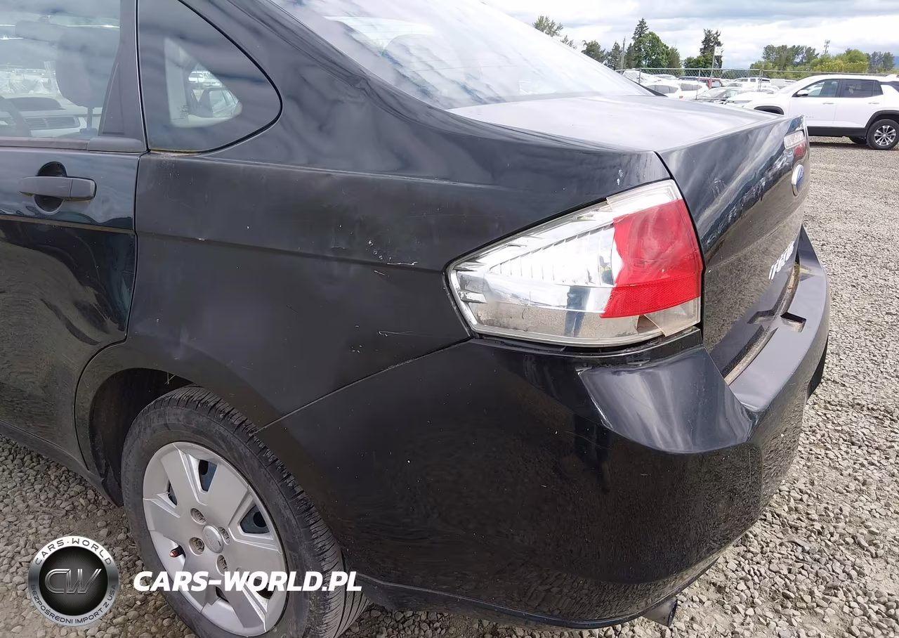 2010 Ford Focus S VIN:1FAHP3EN2AW135439 - 6