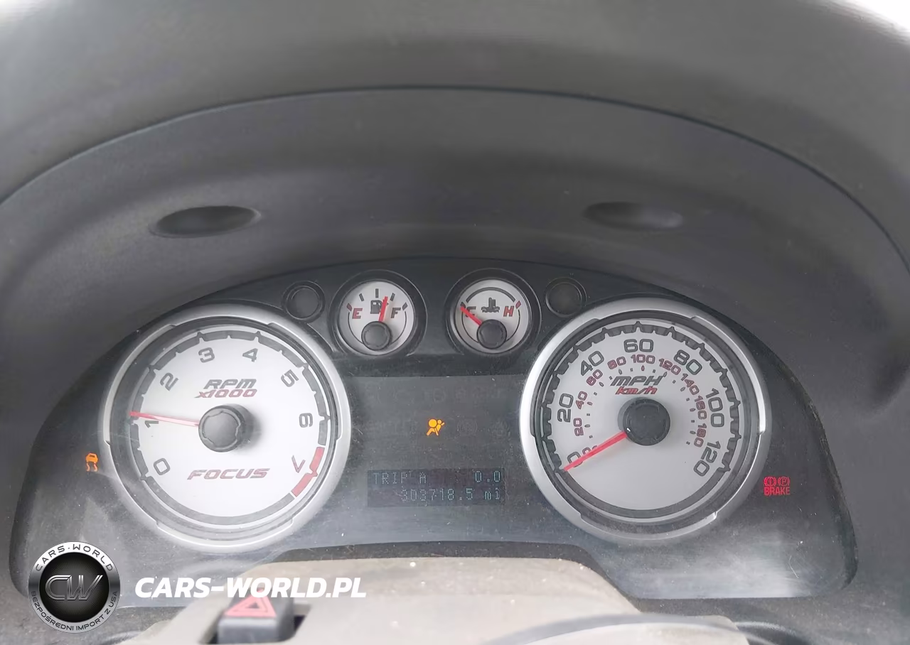 2010 Ford Focus S VIN:1FAHP3EN2AW135439 - 7