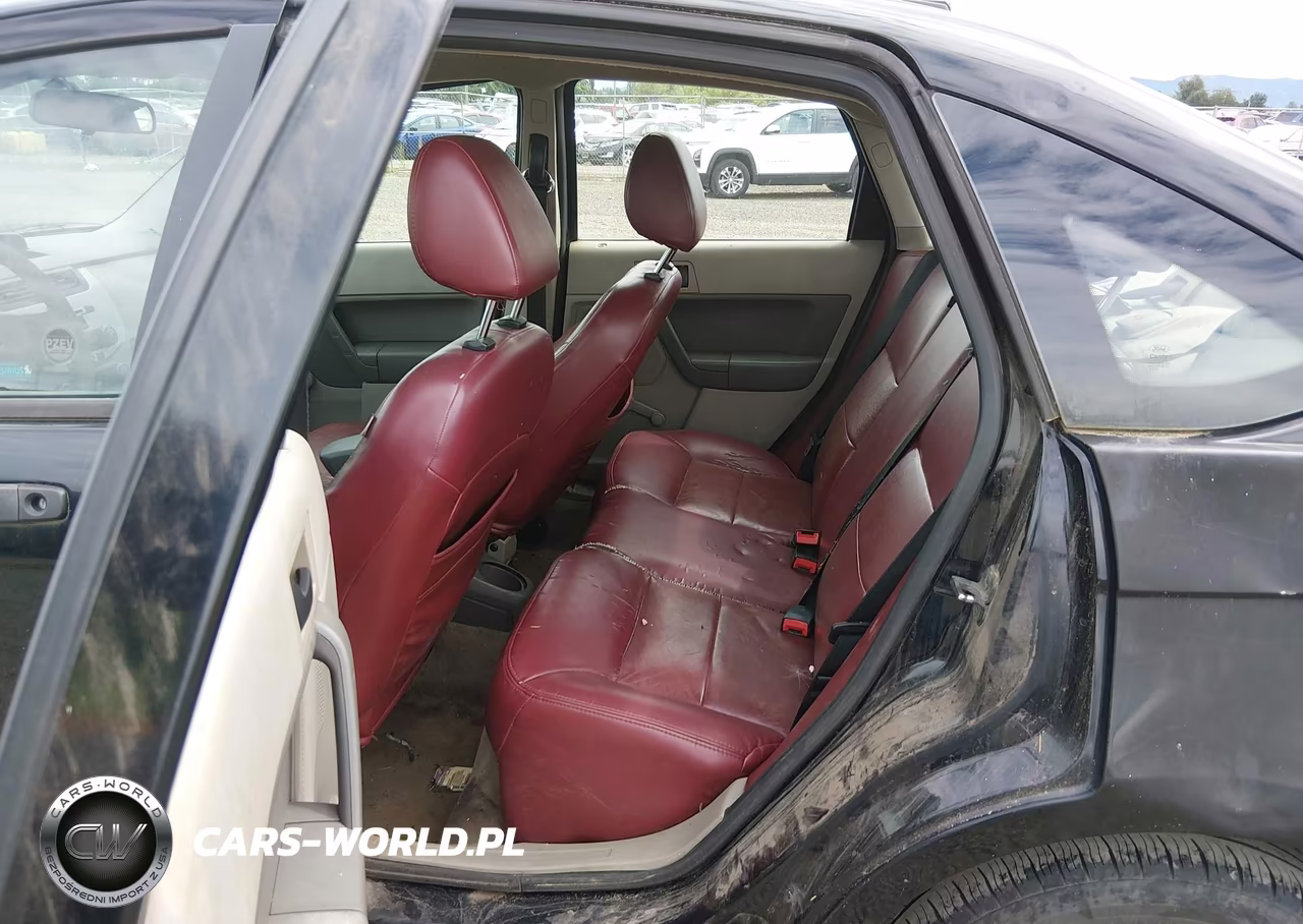 2010 Ford Focus S VIN:1FAHP3EN2AW135439 - 8
