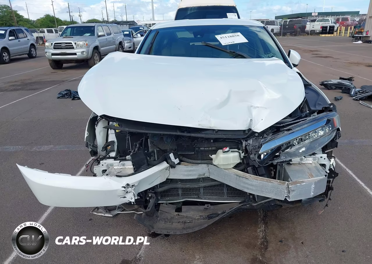 2018 Honda Clarity Plug-In Hybrid VIN:JHMZC5F17JC022930 - 6