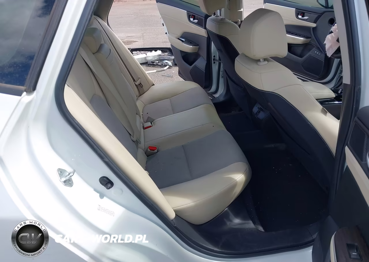 2018 Honda Clarity Plug-In Hybrid VIN:JHMZC5F17JC022930 - 8