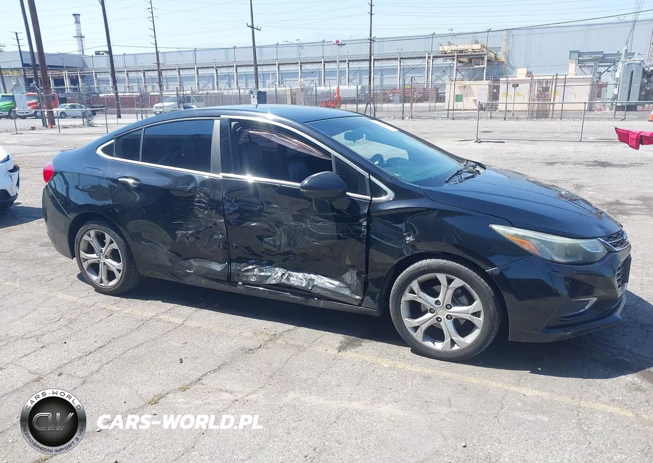 2017 Chevrolet Cruze Premier Auto VIN:1G1BF5SM1H7249746 - 13