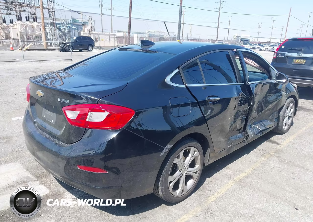 2017 Chevrolet Cruze Premier Auto VIN:1G1BF5SM1H7249746 - 4