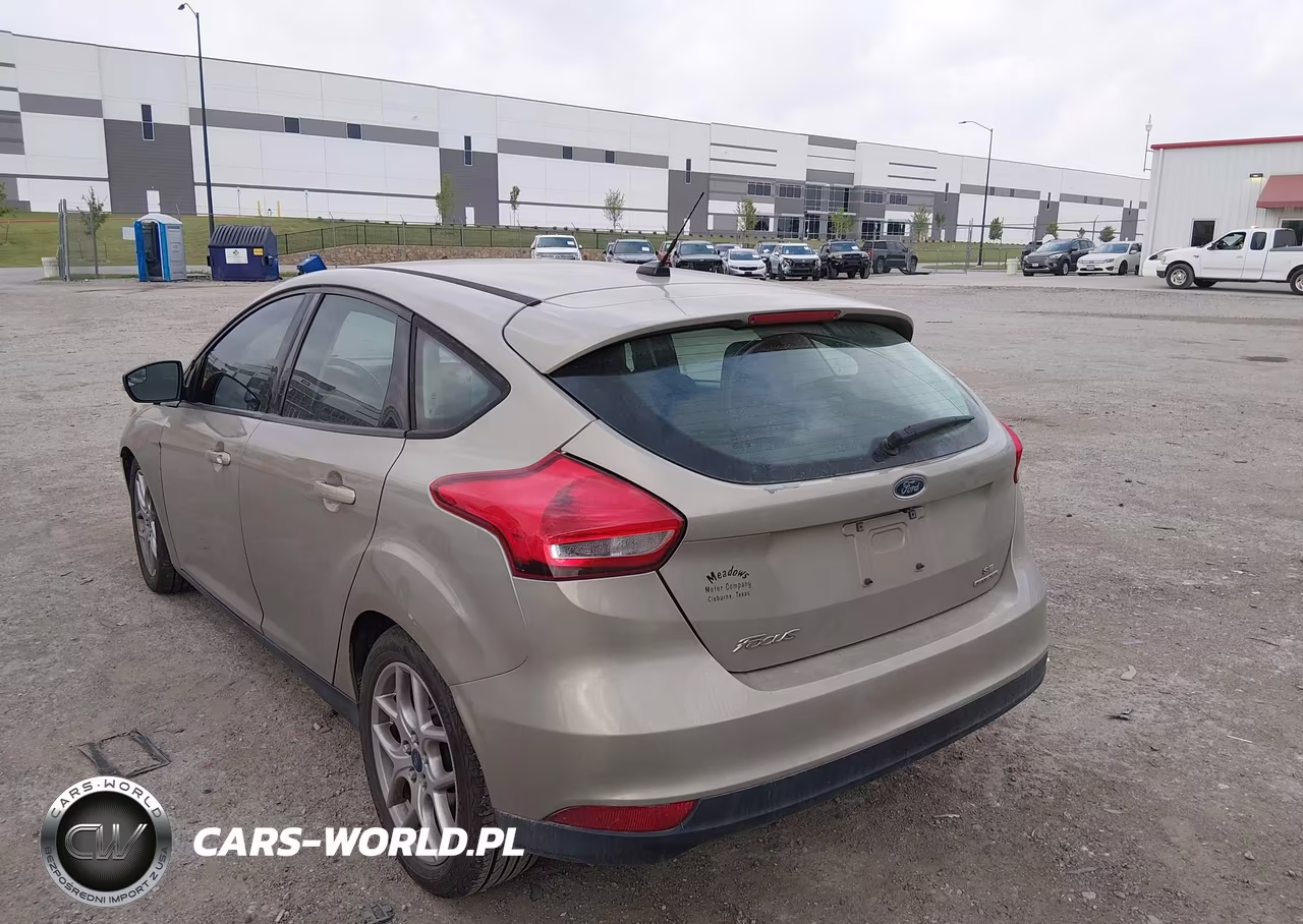 2015 Ford Focus Se VIN:1FADP3K28FL283127 - 3