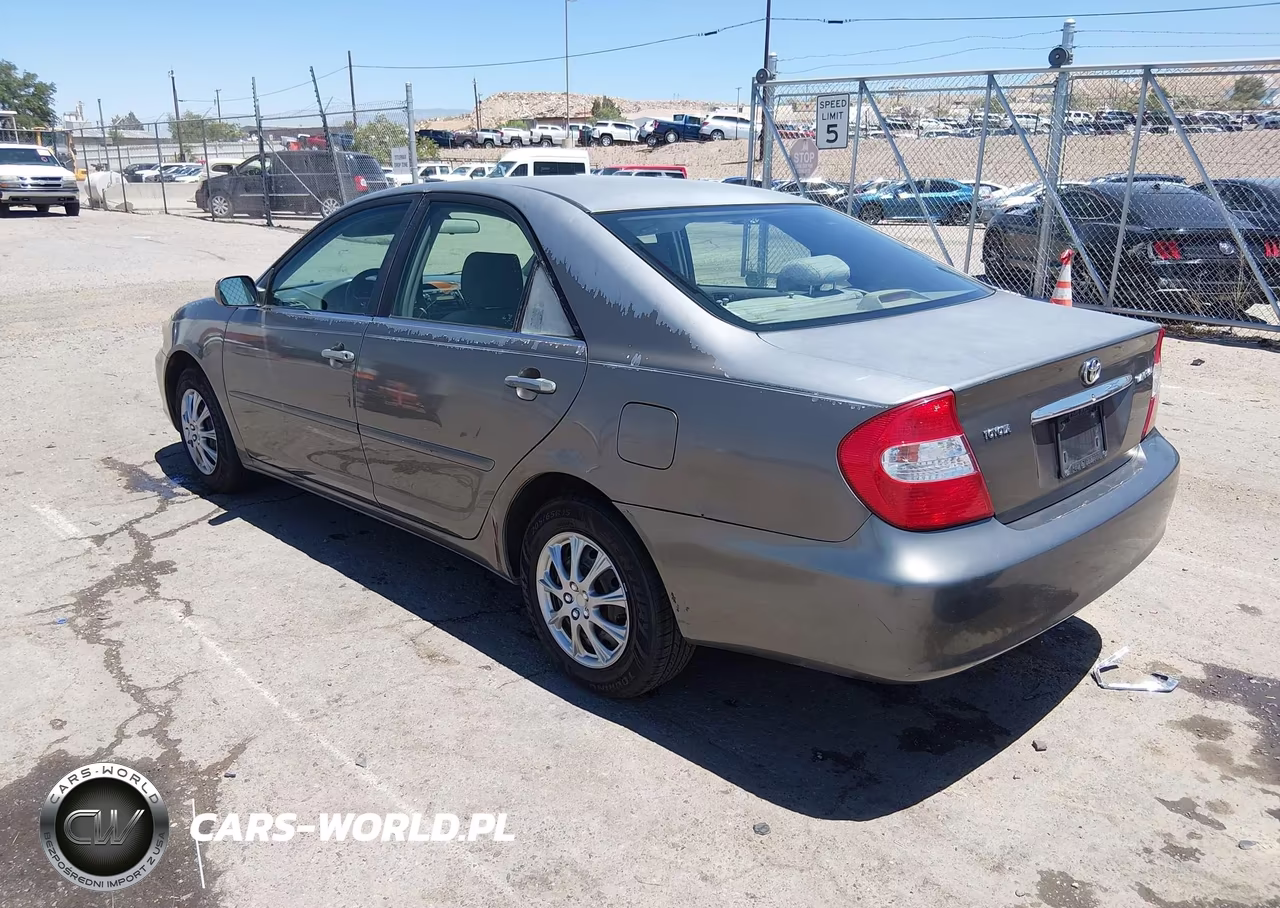2003 Toyota Camry Le VIN:4T1BE32K03U724046 - 3