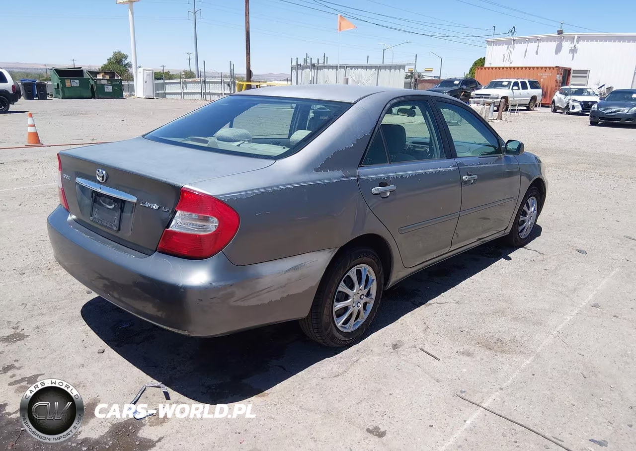 2003 Toyota Camry Le VIN:4T1BE32K03U724046 - 4