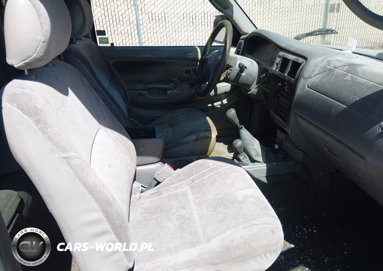 2002 Toyota Tacoma VIN:5TEWM72N72Z001052 - 5