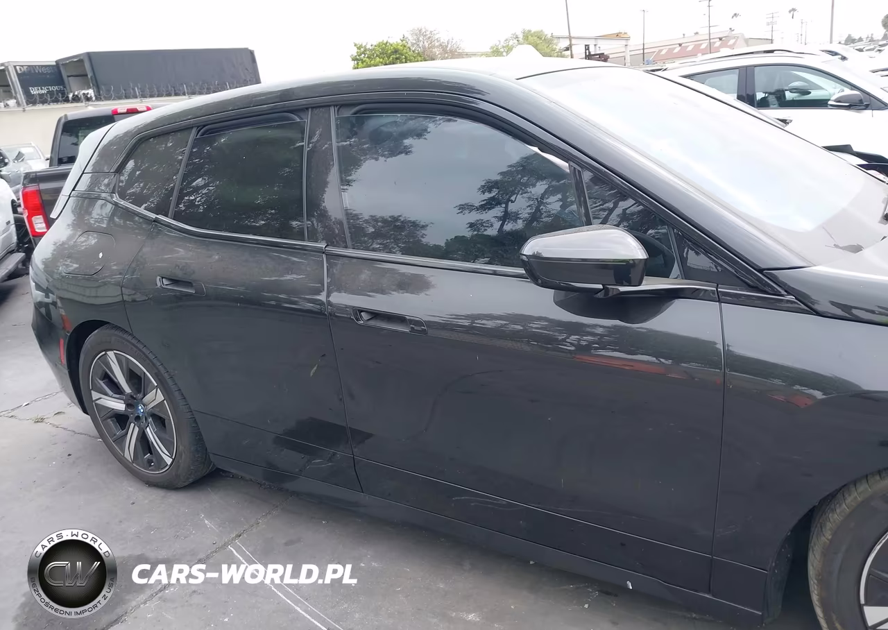 2023 BMW Ix xDrive50 VIN:WB523CF06PCM54850 - 14
