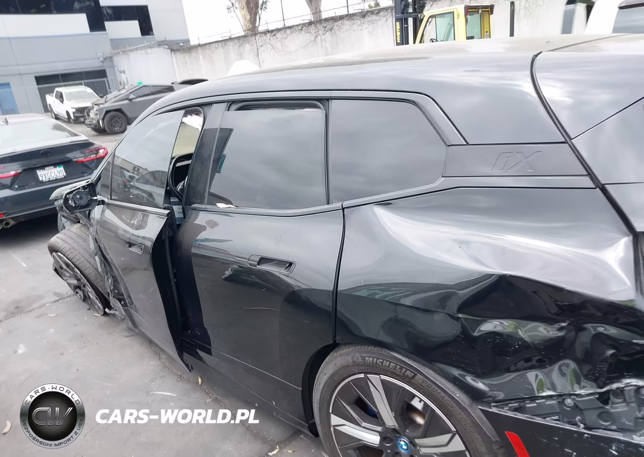 2023 BMW Ix xDrive50 VIN:WB523CF06PCM54850 - 15