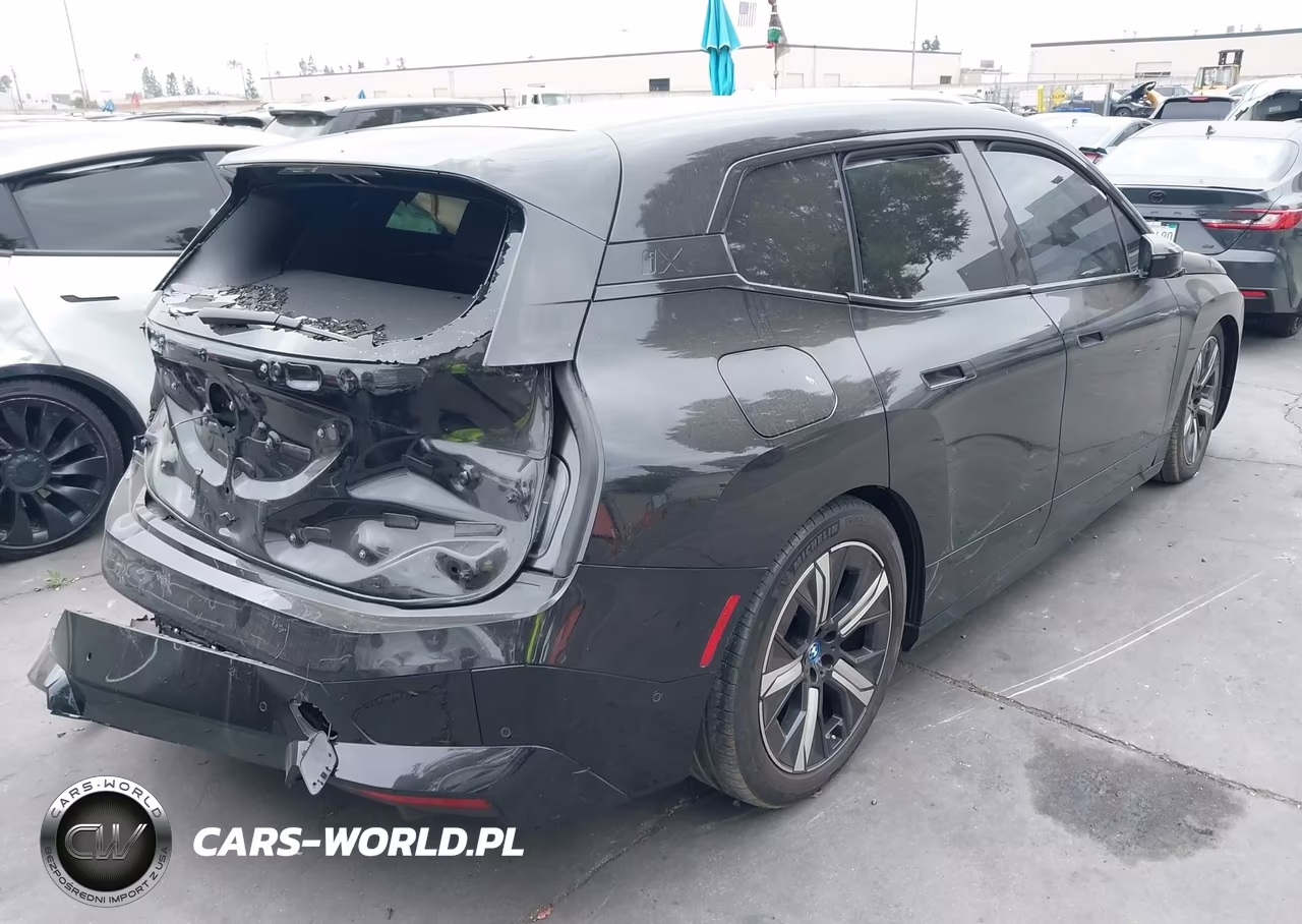 2023 BMW Ix xDrive50 VIN:WB523CF06PCM54850 - 4