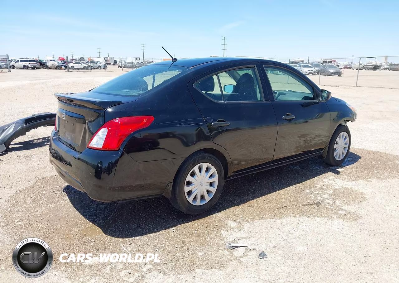 2018 Nissan Versa 1.6 S+ VIN:3N1CN7AP1JL821182 - 4
