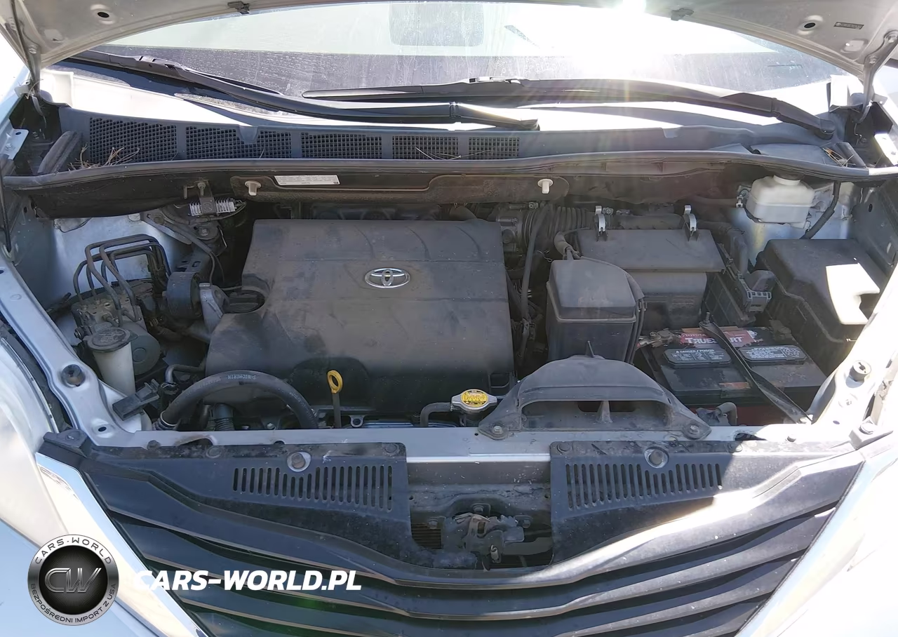 2011 Toyota Sienna Le V6 VIN:5TDKK3DC7BS143682 - 10