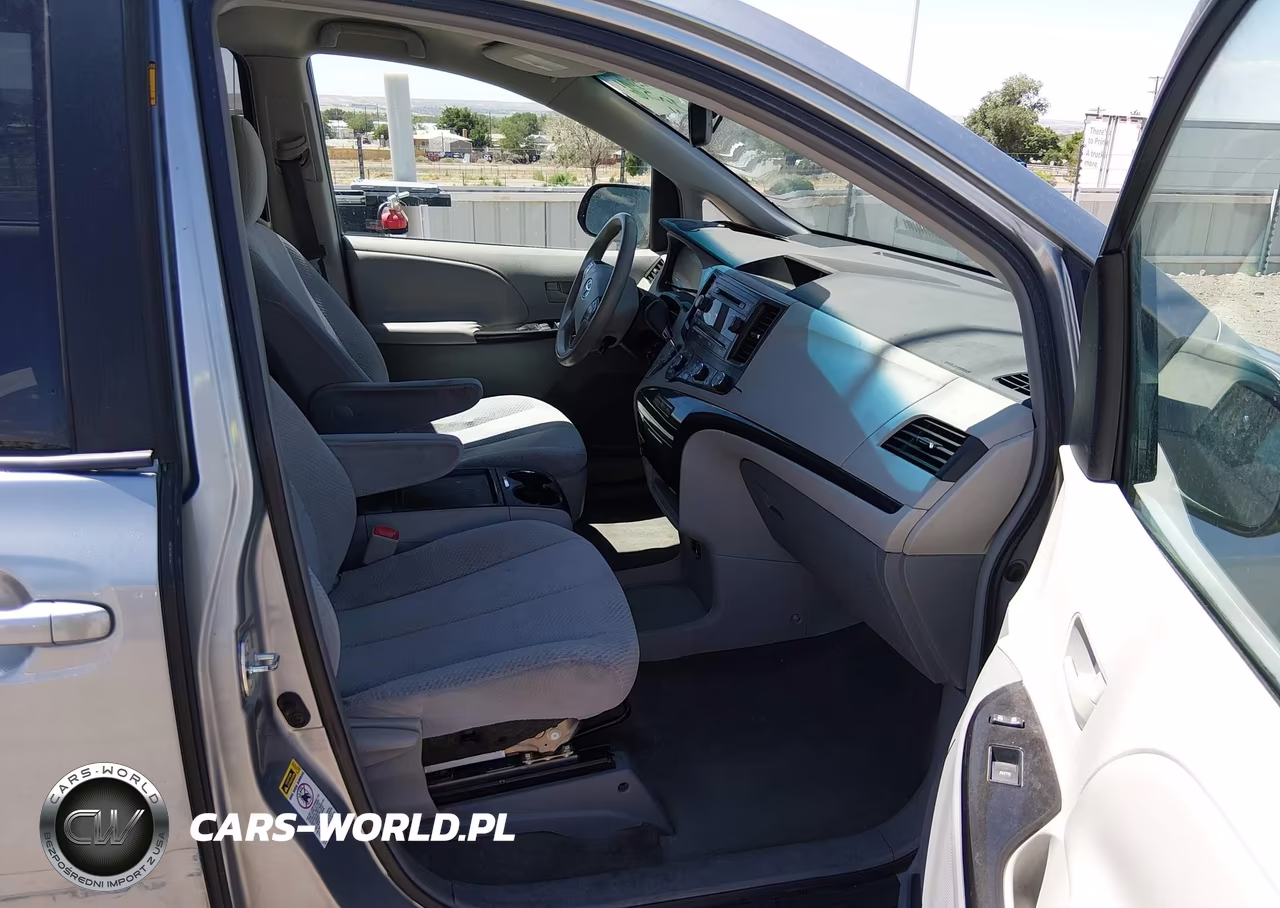 2011 Toyota Sienna Le V6 VIN:5TDKK3DC7BS143682 - 5