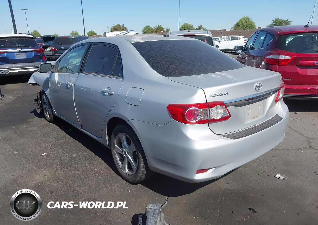 2013 Toyota Corolla Le VIN:5YFBU4EEXDP138407 - 3