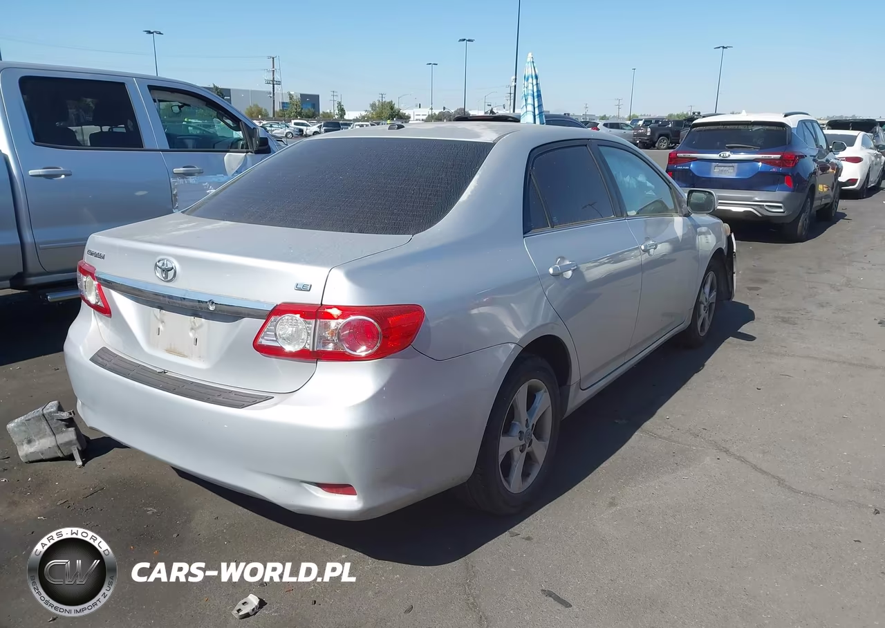 2013 Toyota Corolla Le VIN:5YFBU4EEXDP138407 - 4