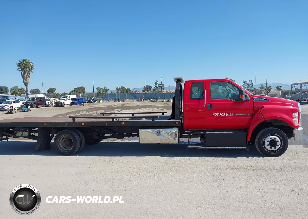 2018 Ford F-650 Diesel VIN:1FDNX6DC8JDF06416 - 13