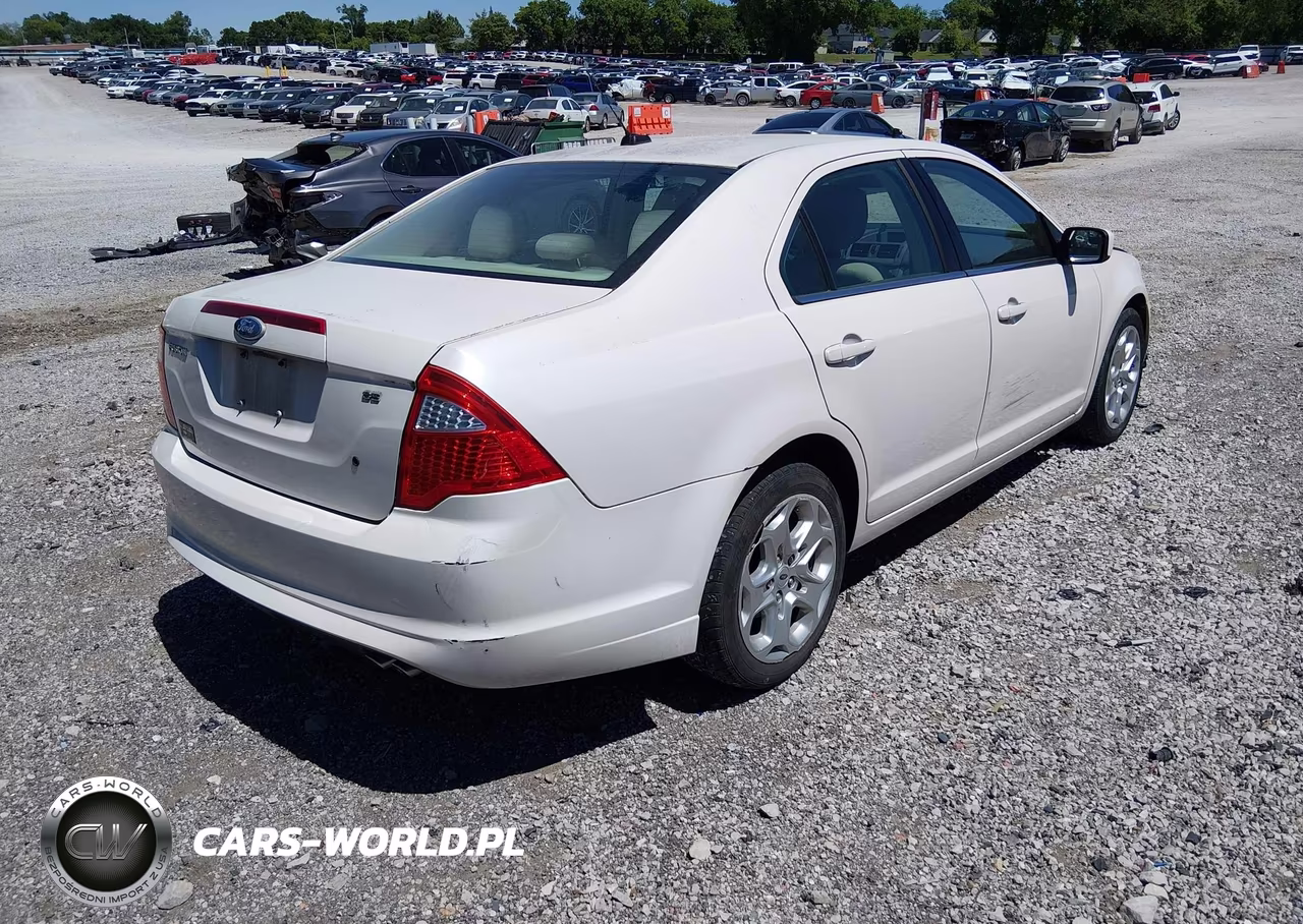2011 Ford Fusion Se VIN:3FAHP0HA4BR106973 - 4