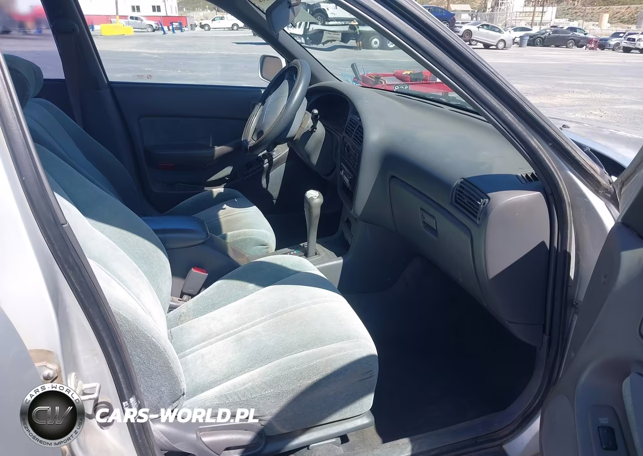 1992 Toyota Camry Xle VIN:4T1VK13E8NU018657 - 5