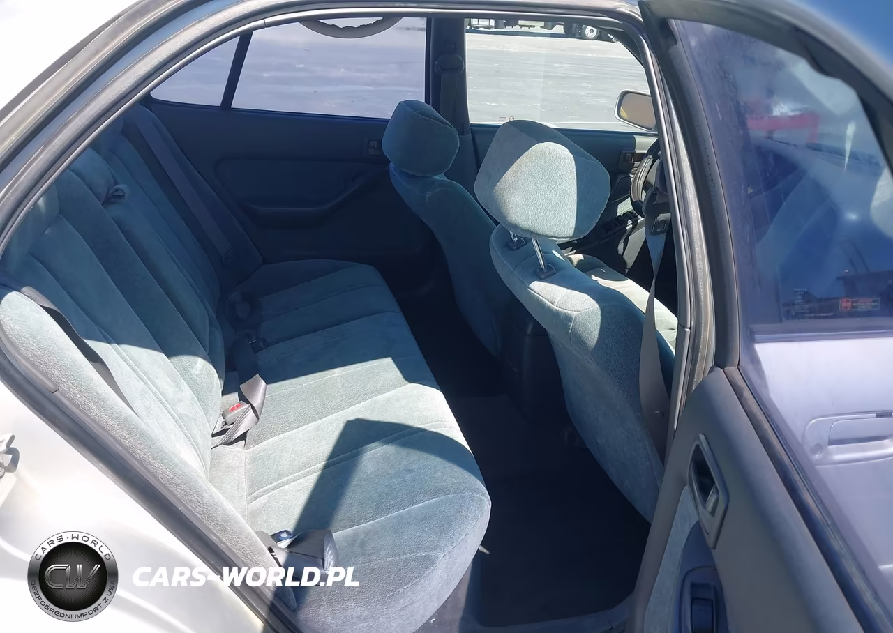 1992 Toyota Camry Xle VIN:4T1VK13E8NU018657 - 8
