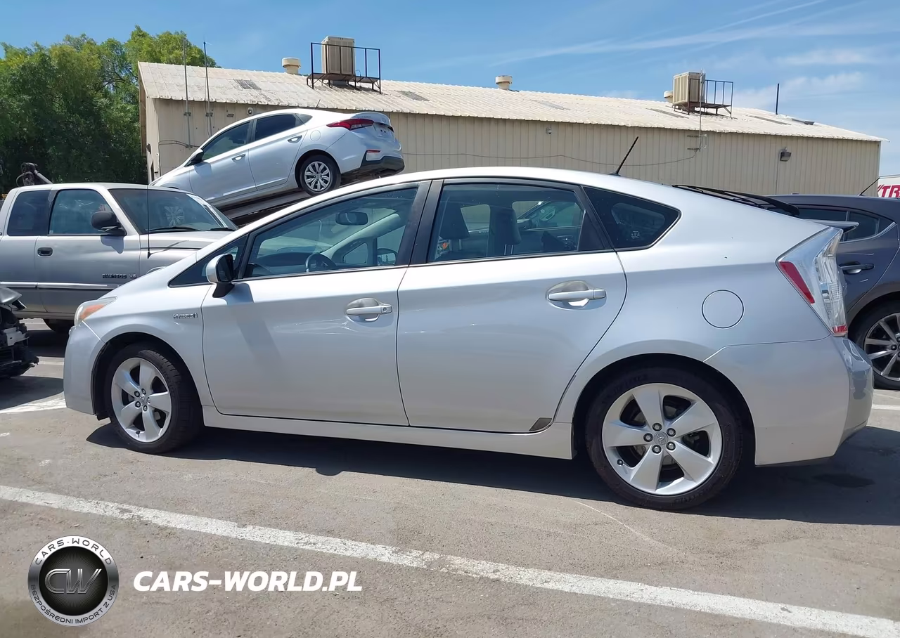 2011 Toyota Prius Five VIN:JTDKN3DUXB0257291 - 15