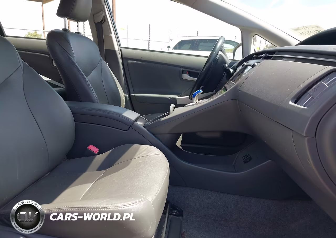 2011 Toyota Prius Five VIN:JTDKN3DUXB0257291 - 5