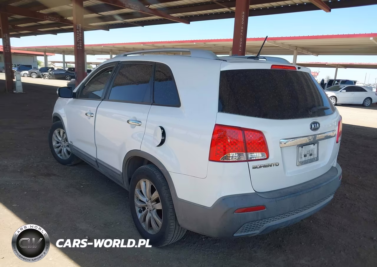 2011 Kia Sorento Lx V6 VIN:5XYKTDA21BG105523 - 3