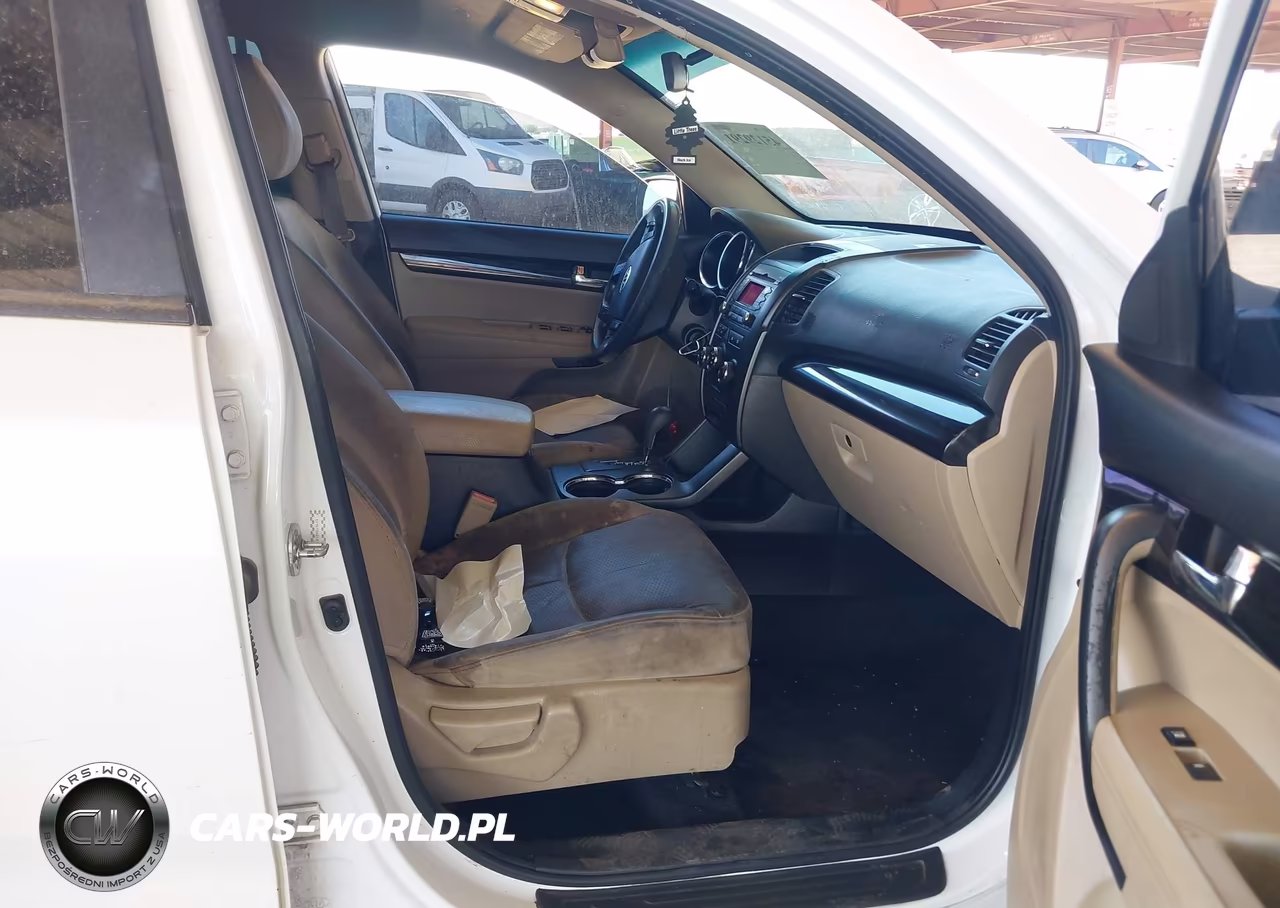 2011 Kia Sorento Lx V6 VIN:5XYKTDA21BG105523 - 5