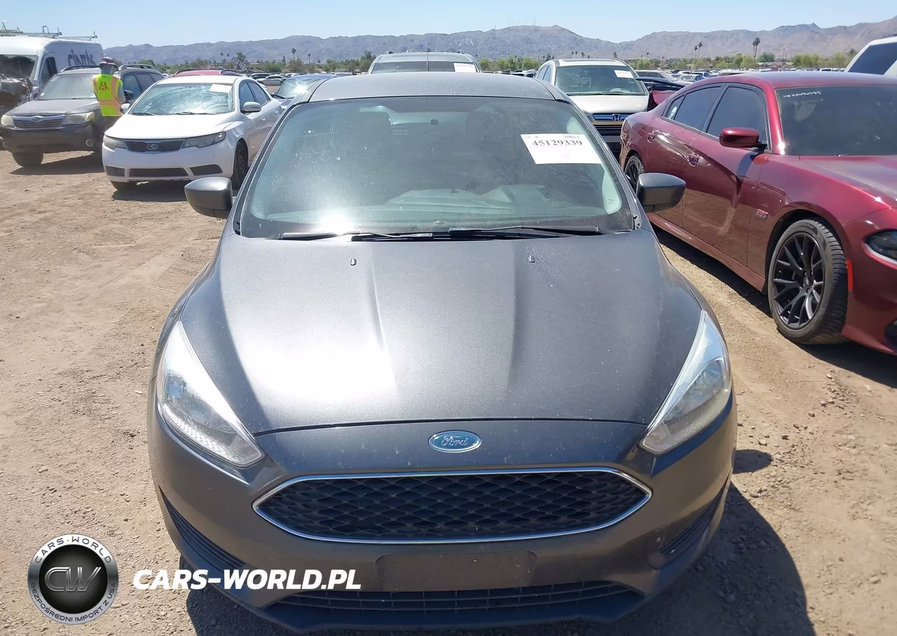 2018 Ford Focus Se VIN:1FADP3K23JL282895 - 12