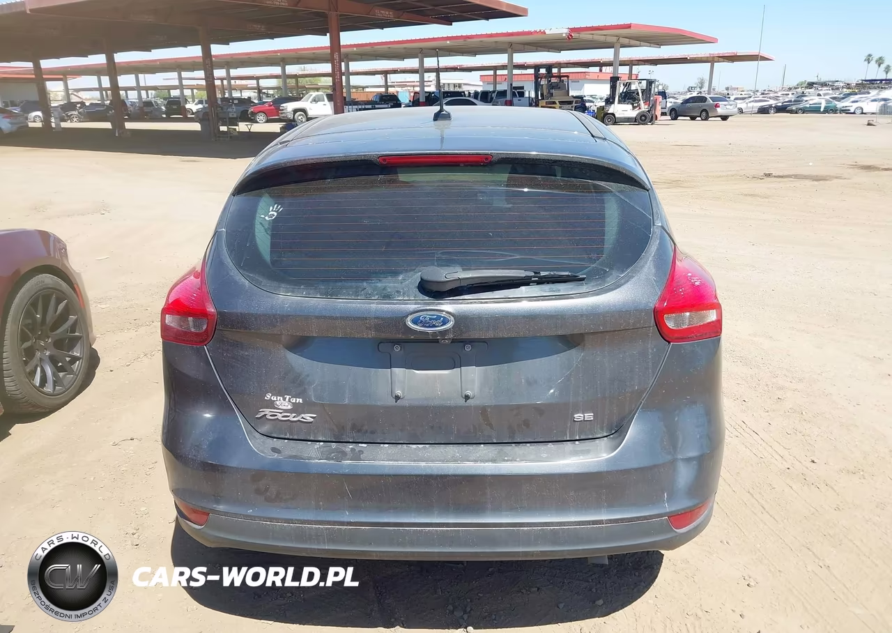 2018 Ford Focus Se VIN:1FADP3K23JL282895 - 16