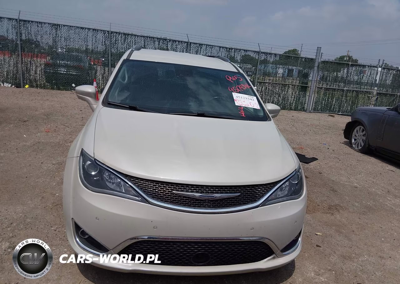 2017 Chrysler Pacifica Touring-L Plus VIN:2C4RC1EG6HR628172 - 12
