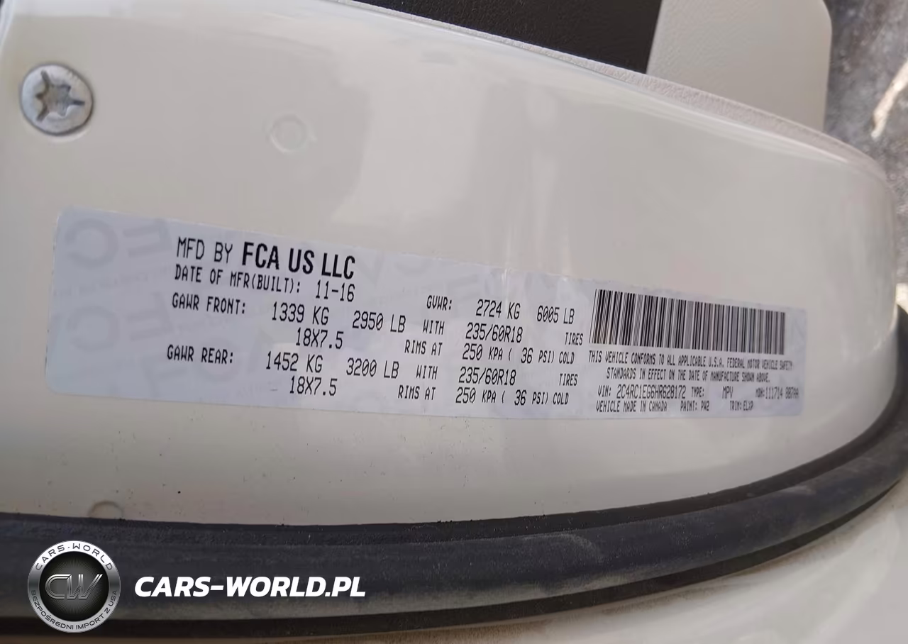 2017 Chrysler Pacifica Touring-L Plus VIN:2C4RC1EG6HR628172 - 9