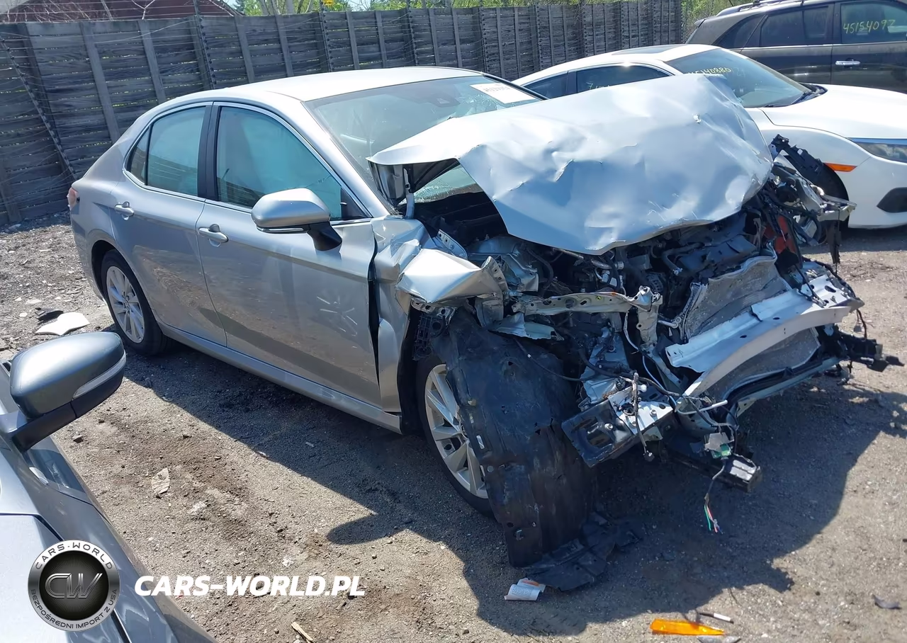 2024 Toyota Camry Le – zdjęcie 1 z 16
