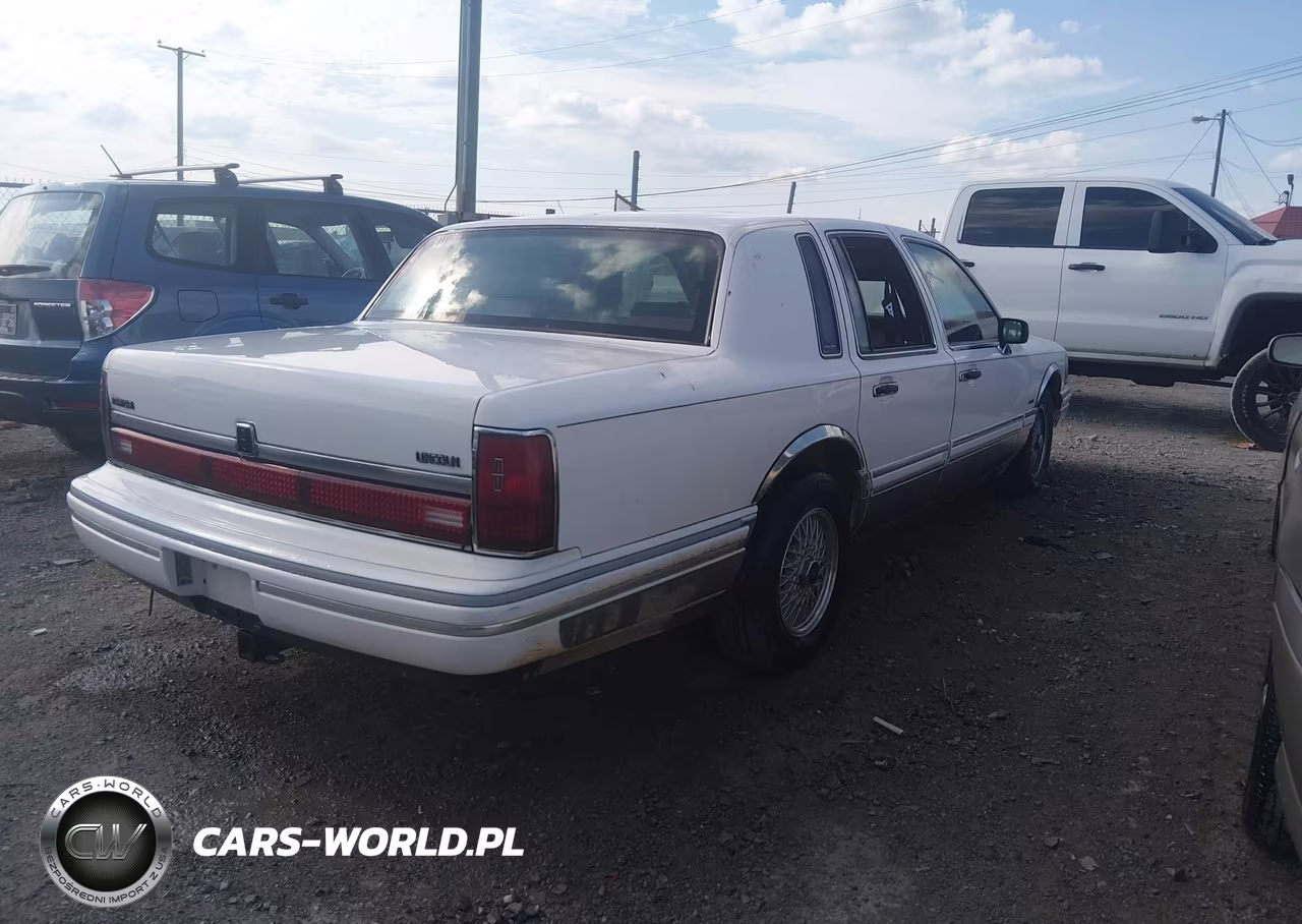1994 Lincoln Town Car Signature-Tournament VIN:1LNLM82W3RY718394 - 4