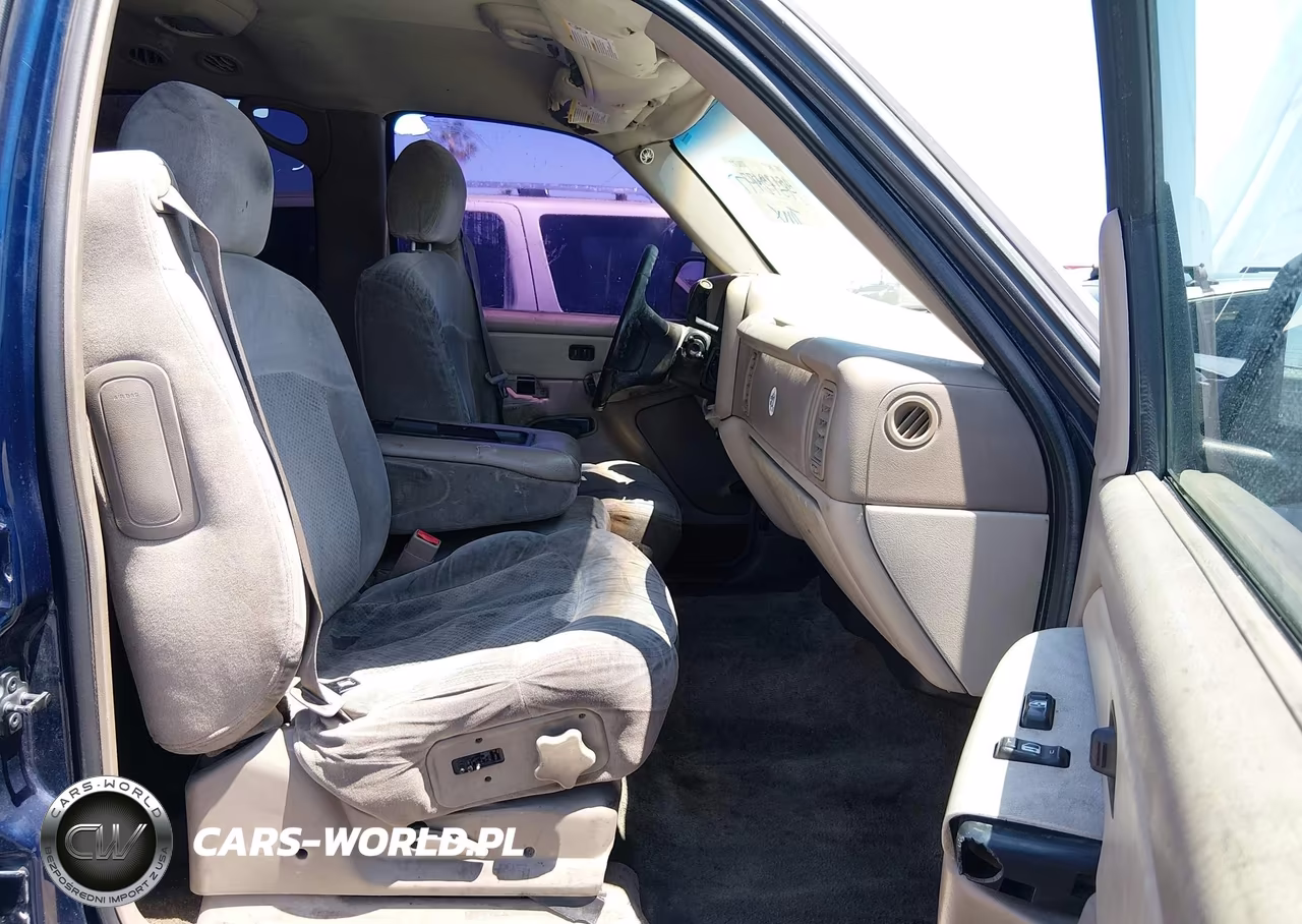 2002 Chevrolet Tahoe Ls VIN:1GNEC13VX2R140119 - 5