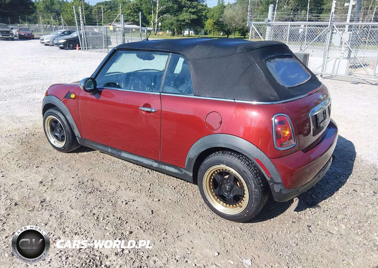 2010 Mini Cooper VIN:WMWMR3C5XATU97703 - 3