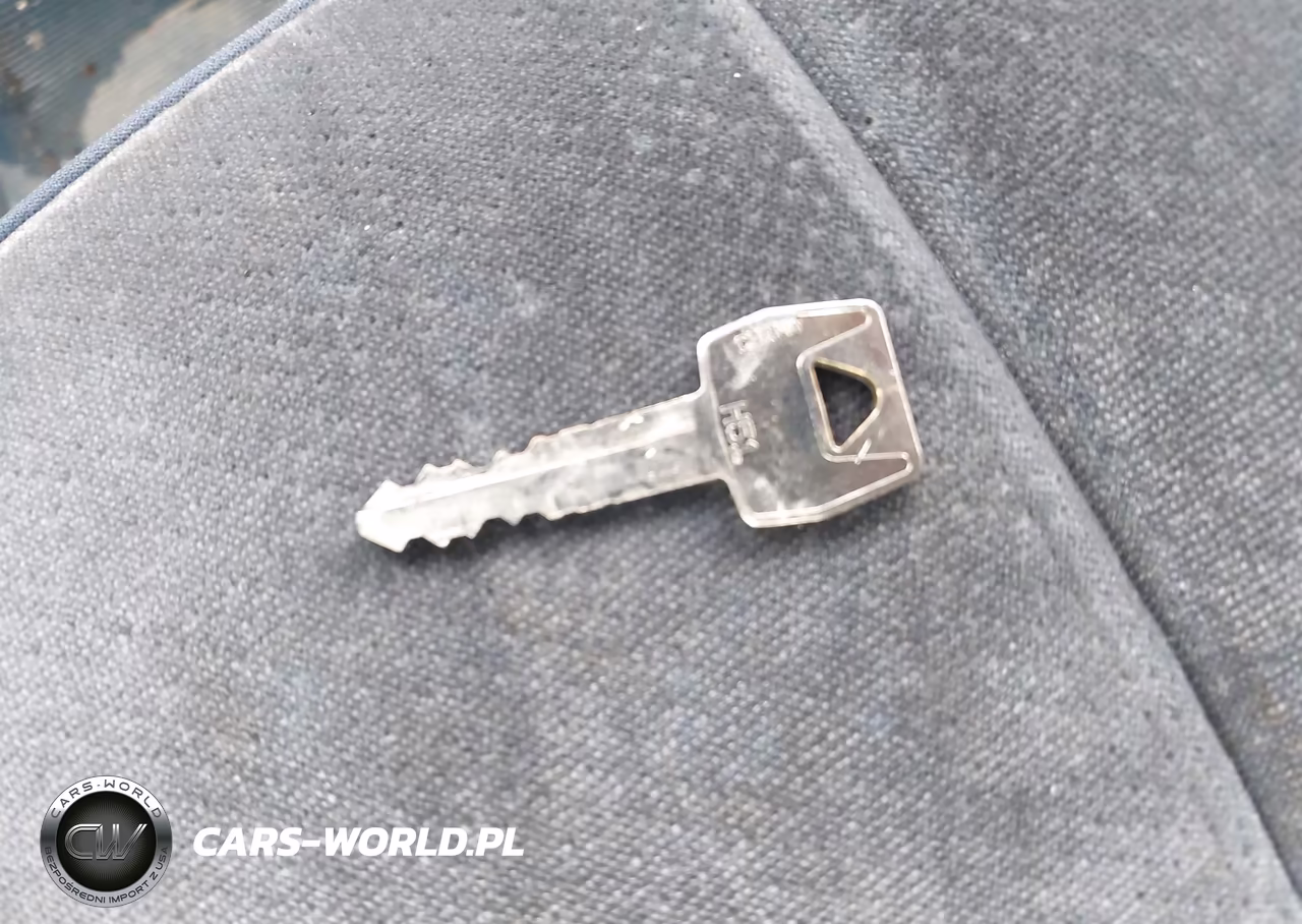 1986 Ford Bronco U100 VIN:1FMEU15HXGLB17197 - 11