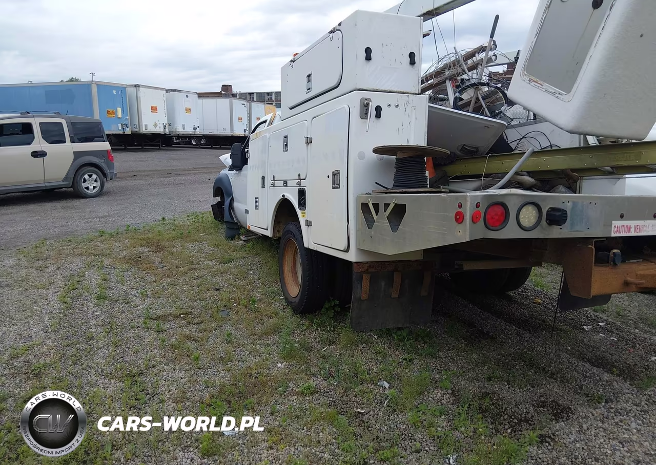 2012 Ford F-450 Chassis Xl VIN:1FDUF4GY0CEC97647 - 3