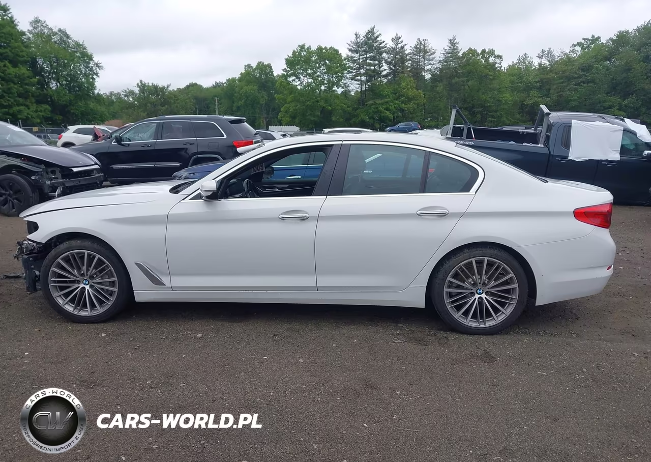 2018 BMW 530I xDrive VIN:WBAJA7C56JG909352 - 14