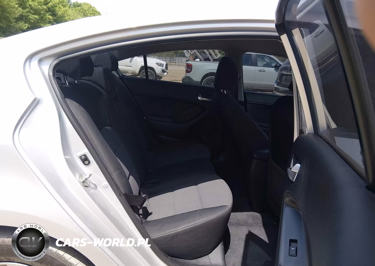 2018 Kia Forte Lx VIN:3KPFL4A78JE200461 - 8