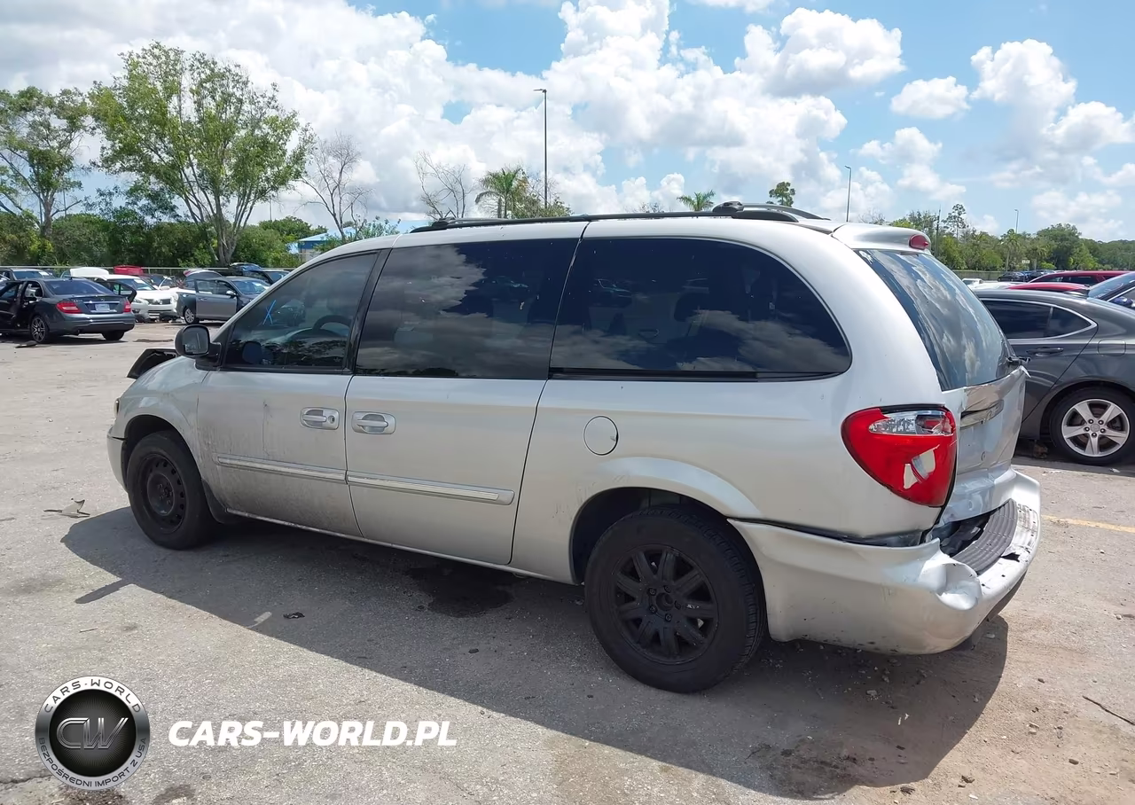 2006 Chrysler Town & Country Touring VIN:2A4GP54L26R796805 - 3