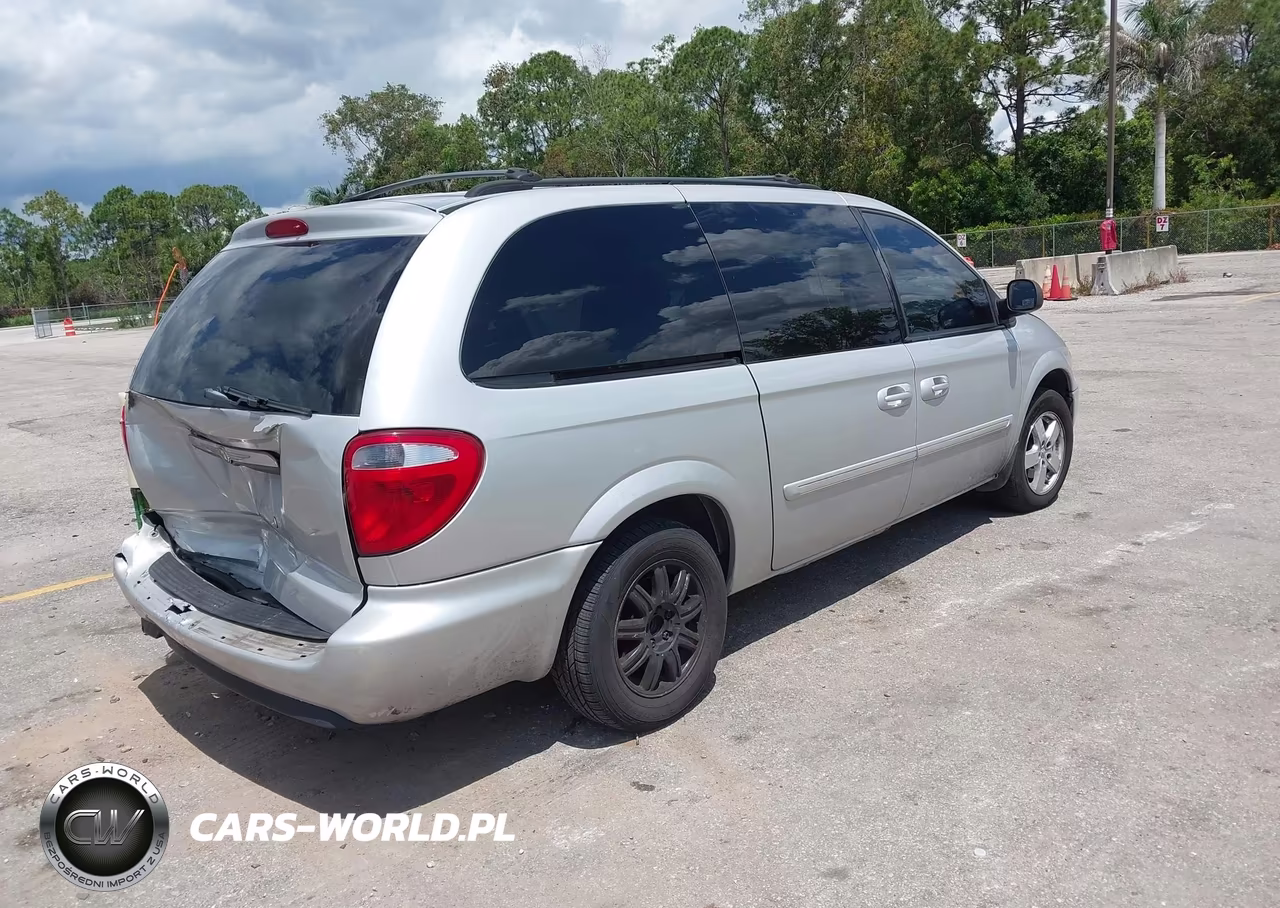 2006 Chrysler Town & Country Touring VIN:2A4GP54L26R796805 - 4