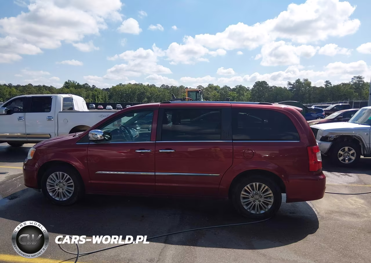 2015 Chrysler Town & Country Limited Platinum VIN:2C4RC1GG5FR554639 - 14
