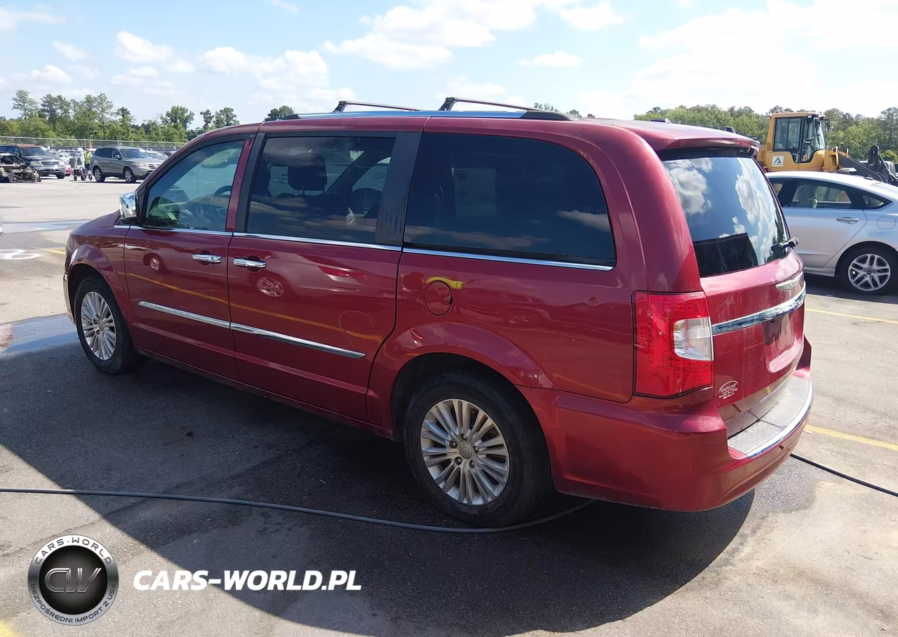 2015 Chrysler Town & Country Limited Platinum VIN:2C4RC1GG5FR554639 - 3