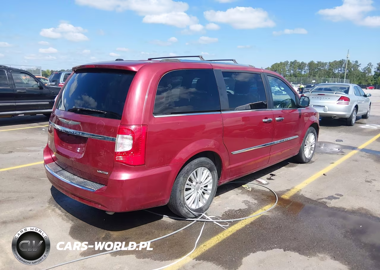 2015 Chrysler Town & Country Limited Platinum VIN:2C4RC1GG5FR554639 - 4