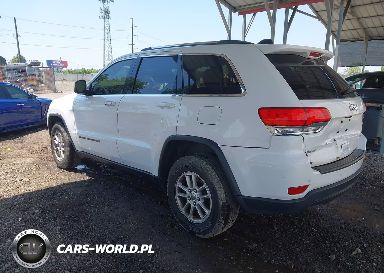 2018 Jeep Grand Cherokee Laredo E 4X4 VIN:1C4RJFAG5JC223010 - 3