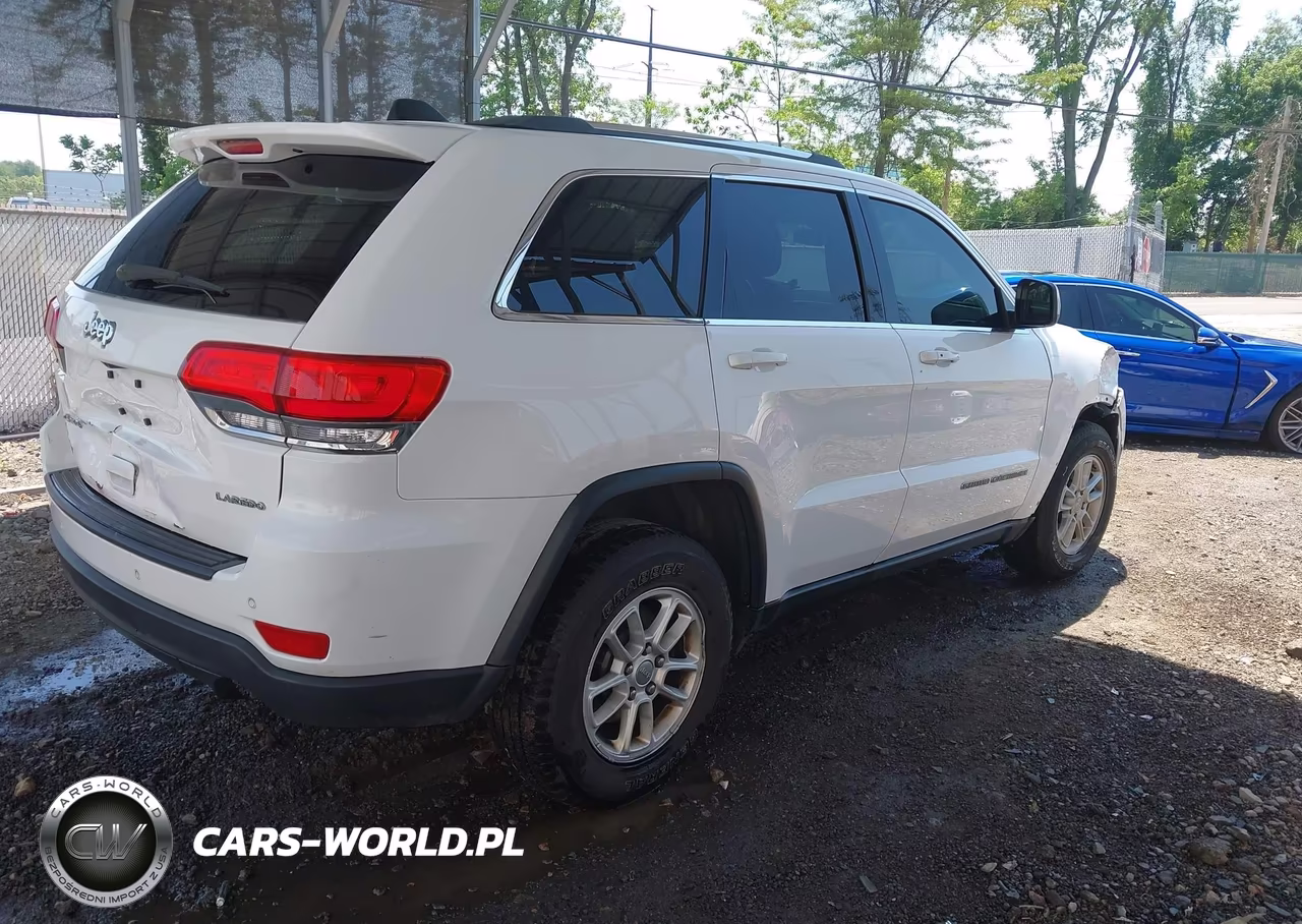 2018 Jeep Grand Cherokee Laredo E 4X4 VIN:1C4RJFAG5JC223010 - 4