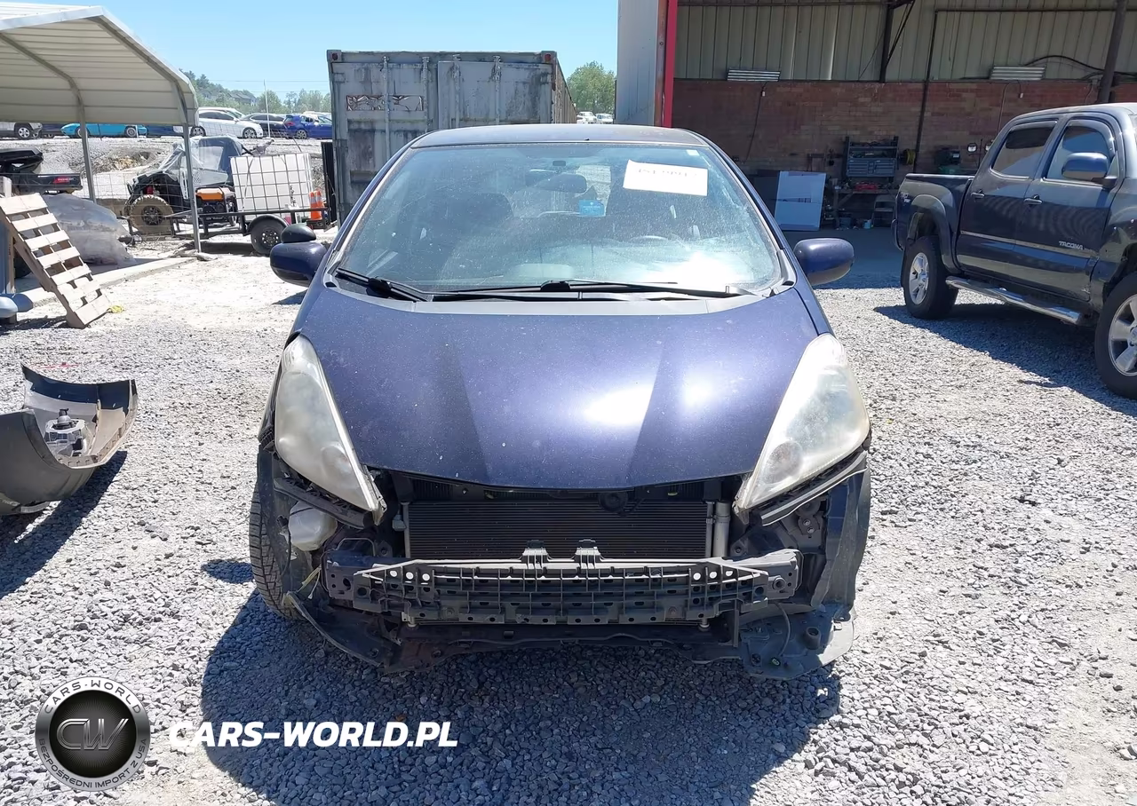 2010 Honda Fit VIN:JHMGE8H41AC018835 - 13